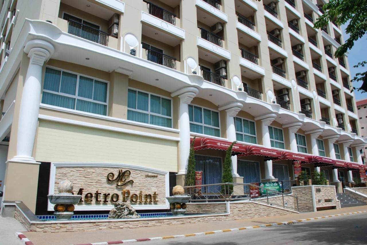 Metro Point Bangkok Hotel Exterior photo